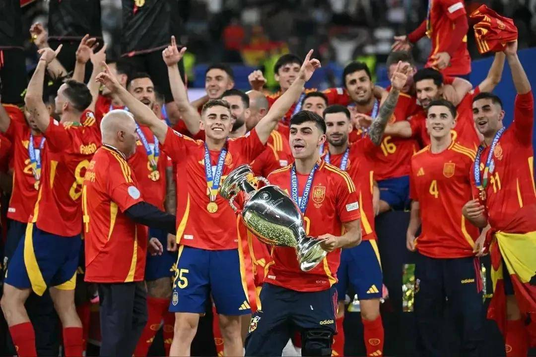 好者聚集于 好者聚集于